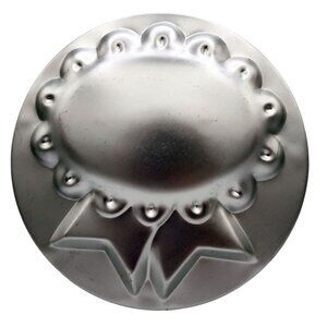 Wilton Blue Ribbon Medal Shaped Cake Mold Pan Vintage Aluminum 503-415 1975